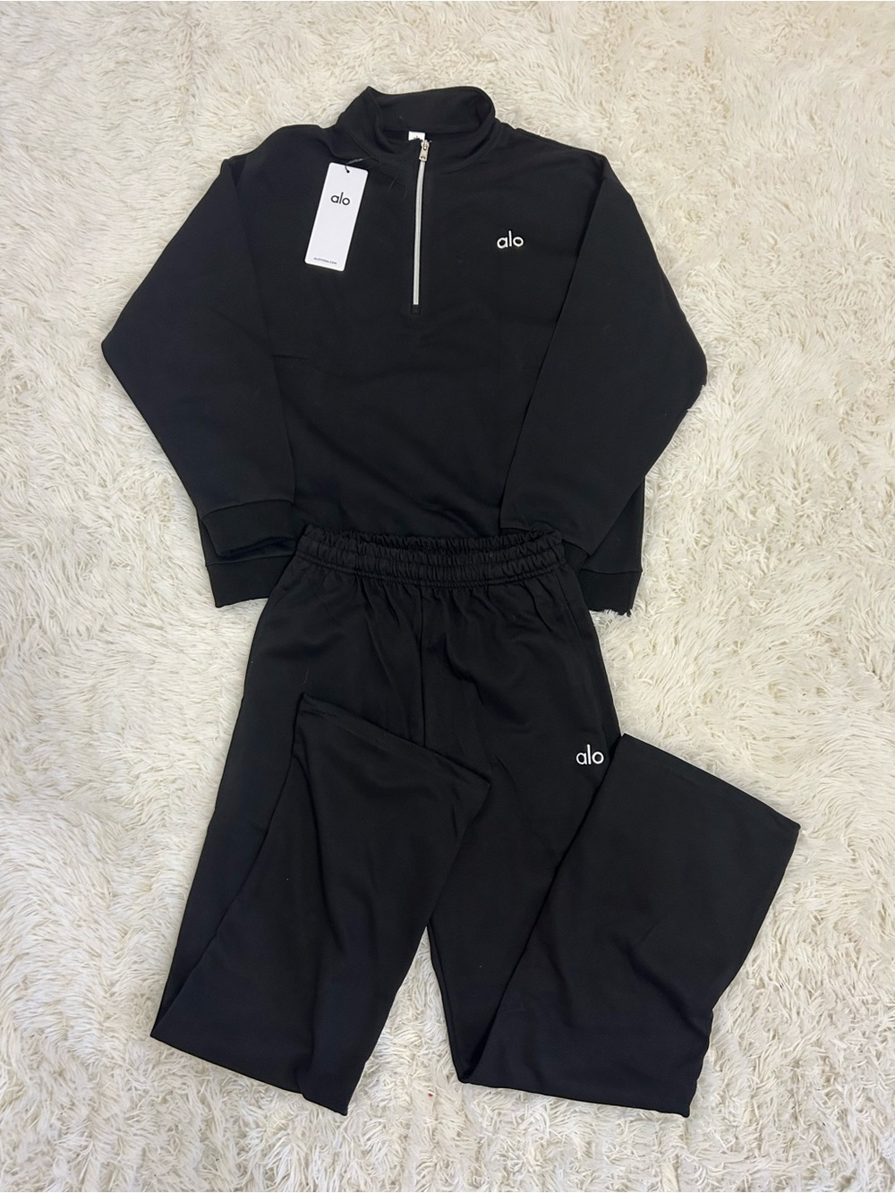 Women’s Alo 1/4 Zip Set (Black and Gray)
